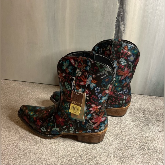Roper Black Floral Embroidered Cowgirl Boots - Size 9.5 - Picture 7 of 16